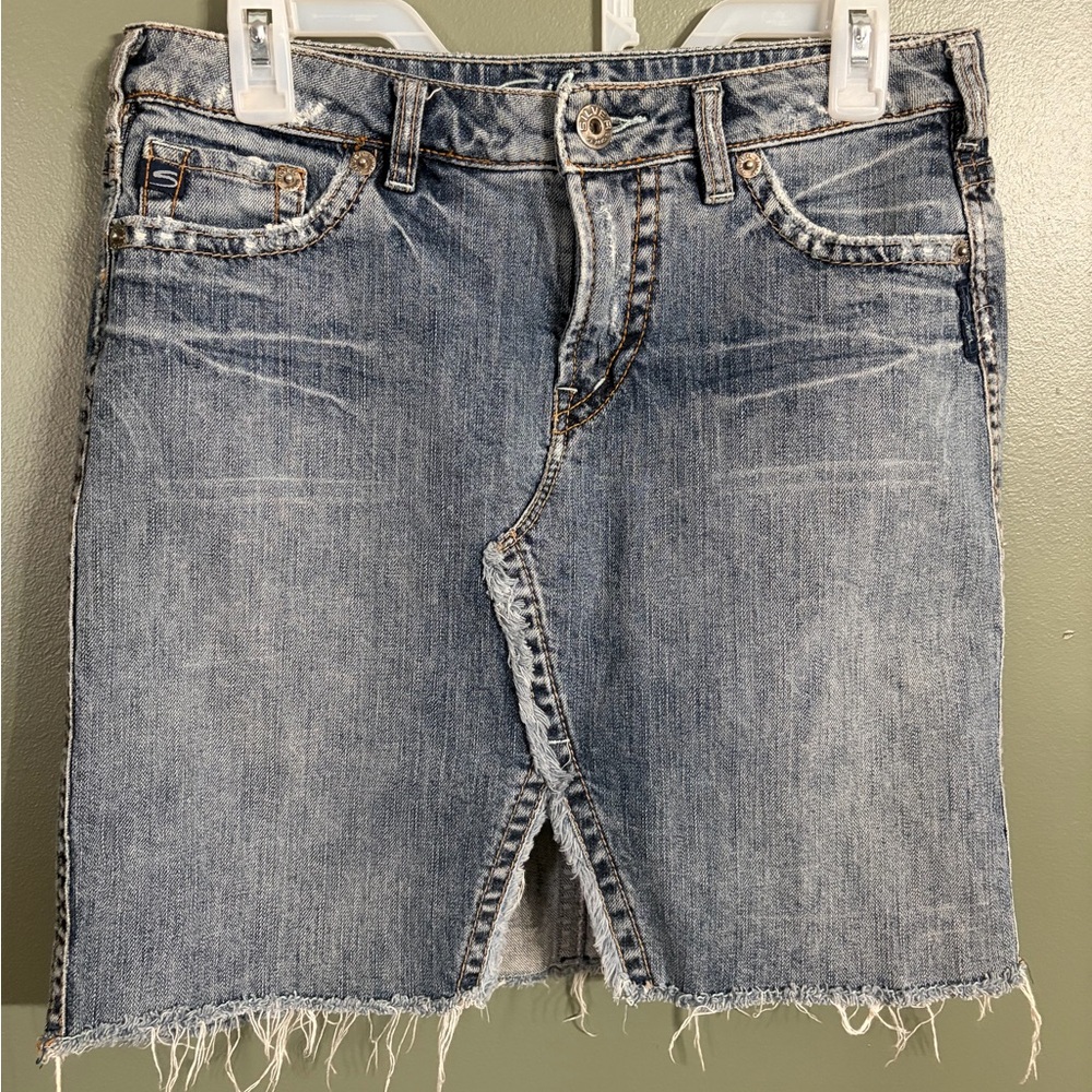 Silver Jeans Classic distressed Blue Denim Ana style skirt 29